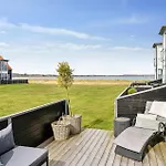 3 Bedroom Cozy In Holiday home