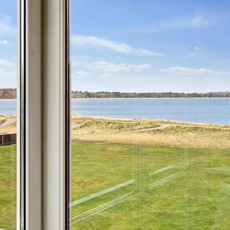 Feriehus 3 Bedroom Cozy In